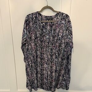 torrid size 6 Black, Teal, White & Pink Chevron V-Neck Tunic Top with a zipper